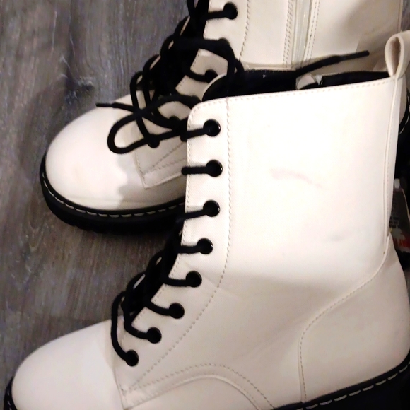 Forever 21 Combat Boots White 7.5 - Picture 9 of 9